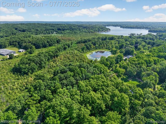 12426 Shaffer Road, Springfield Charter Township, MI 48350
