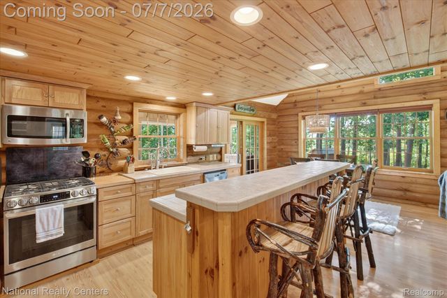 12426 Shaffer Road, Springfield Charter Township, MI 48350