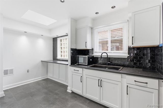 17532 Wisconsin Street, Detroit, MI 48221