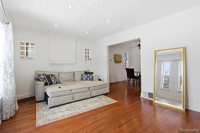 17532 Wisconsin Street, Detroit, MI 48221