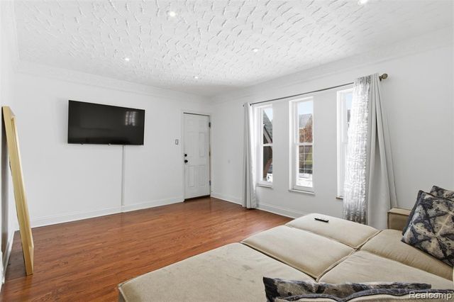 17532 Wisconsin Street, Detroit, MI 48221