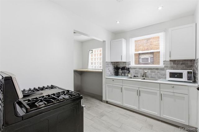 17532 Wisconsin Street, Detroit, MI 48221