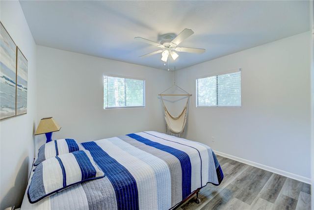 346 Creekside Drive, Onalaska, TX 77360