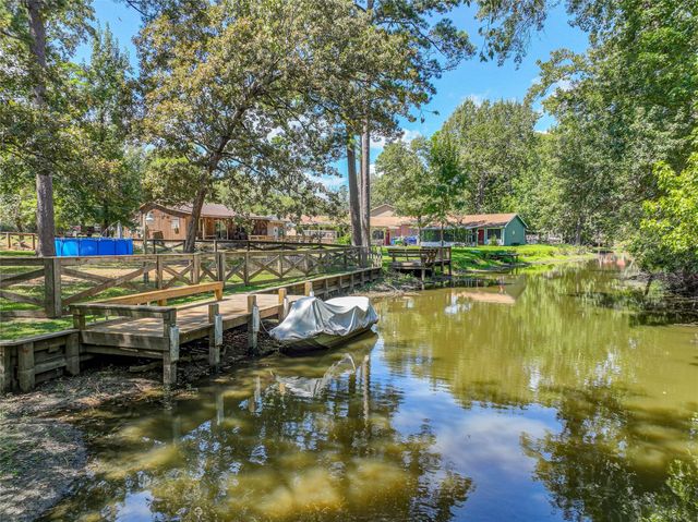 346 Creekside Drive, Onalaska, TX 77360