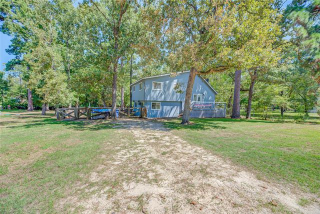346 Creekside Drive, Onalaska, TX 77360
