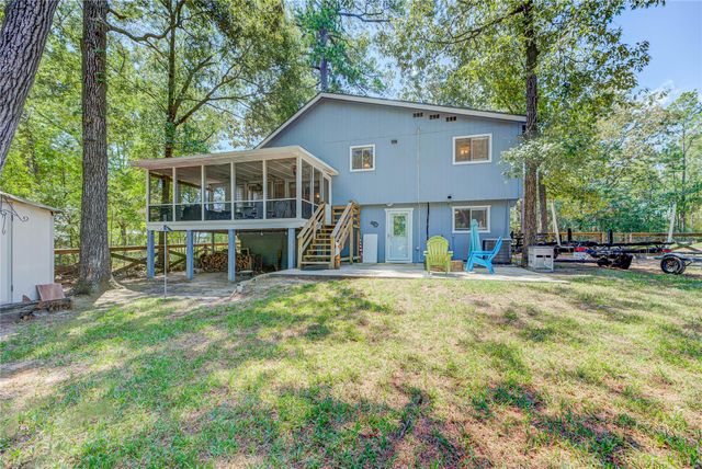 346 Creekside Drive, Onalaska, TX 77360
