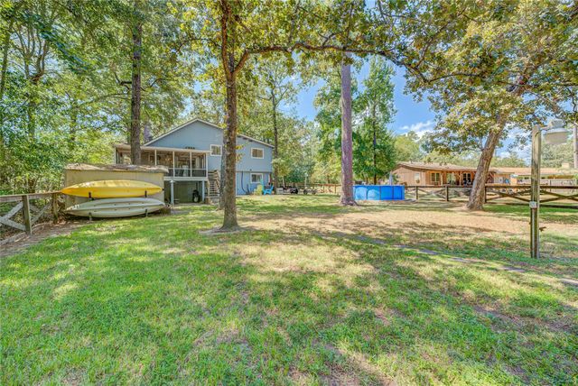 346 Creekside Drive, Onalaska, TX 77360