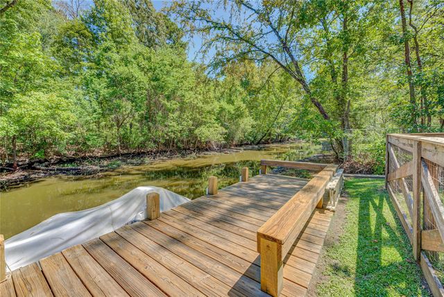 346 Creekside Drive, Onalaska, TX 77360