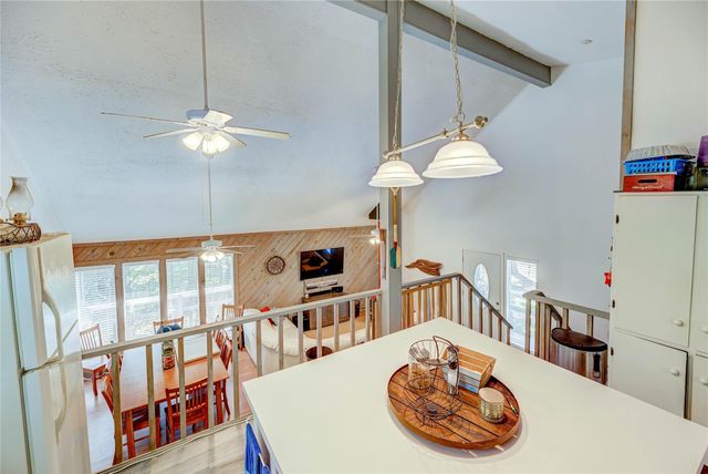 346 Creekside Drive, Onalaska, TX 77360