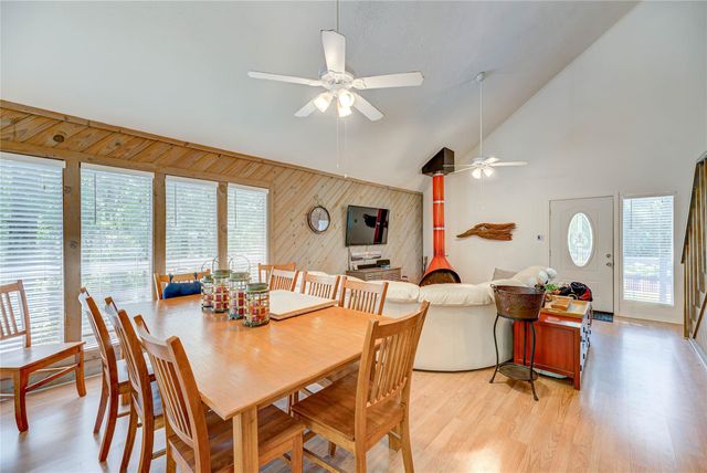 346 Creekside Drive, Onalaska, TX 77360