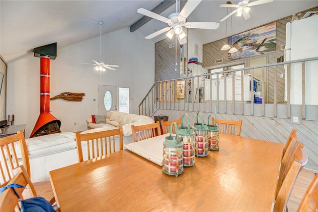 346 Creekside Drive, Onalaska, TX 77360
