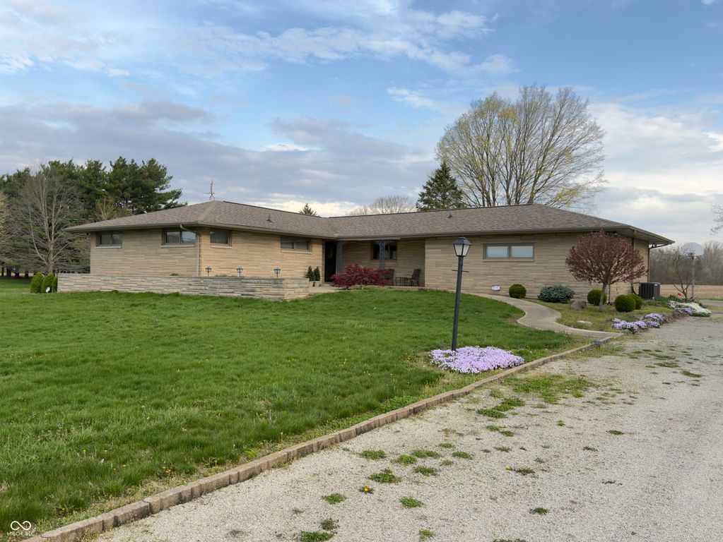 8700 W County Road 600 S, Daleville, IN 47334