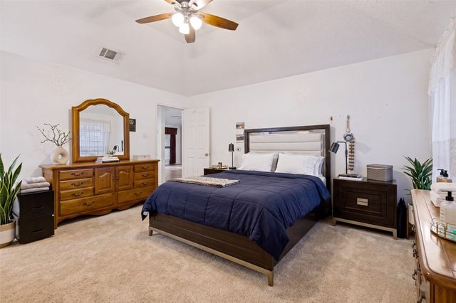 821 Creek Valley Road, Mesquite, TX 75181
