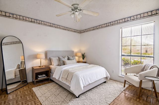 821 Creek Valley Road, Mesquite, TX 75181