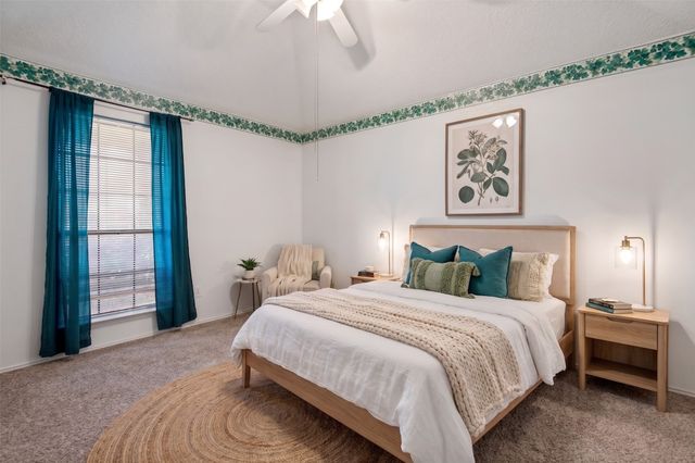 821 Creek Valley Road, Mesquite, TX 75181