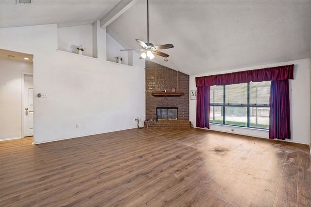 821 Creek Valley Road, Mesquite, TX 75181