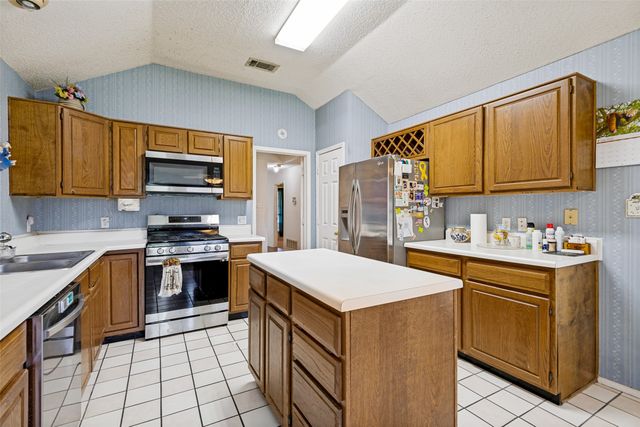 821 Creek Valley Road, Mesquite, TX 75181