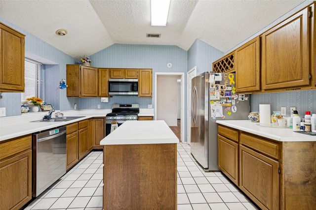 821 Creek Valley Road, Mesquite, TX 75181