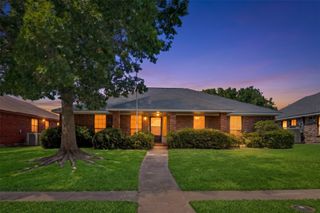 821 Creek Valley Road, Mesquite, TX 75181