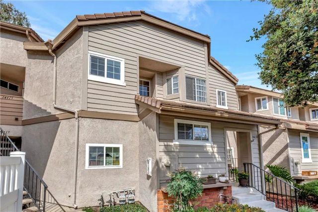 24419 Kingston Court, Laguna Hills, CA 92653