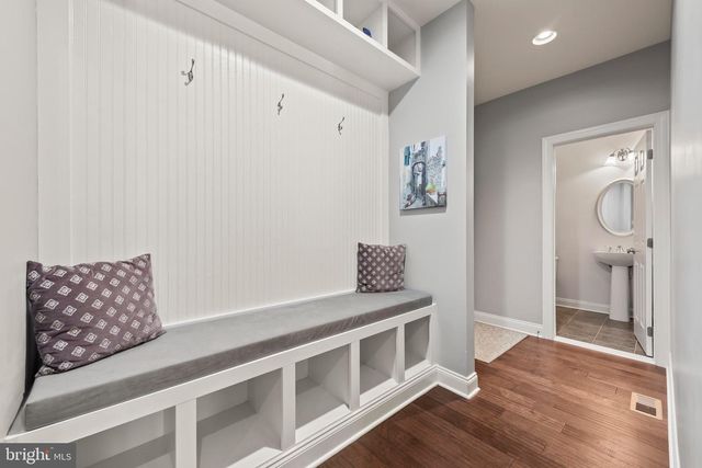 23303 MOUNT MIDDLETON SQ, Ashburn, VA 20148