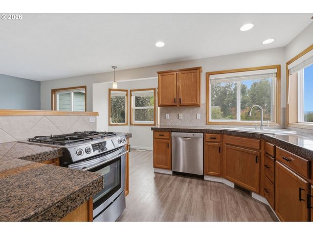 1985 Sw DAYBREAK Way, Troutdale, OR 97060