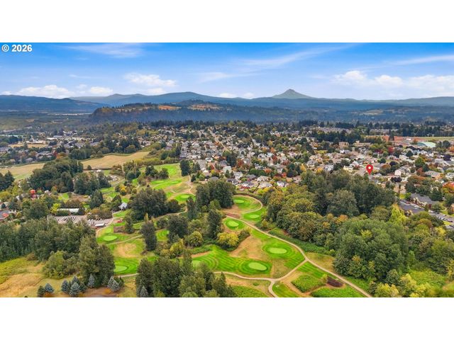 1985 Sw DAYBREAK Way, Troutdale, OR 97060