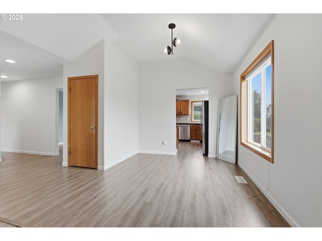 1985 Sw DAYBREAK Way, Troutdale, OR 97060