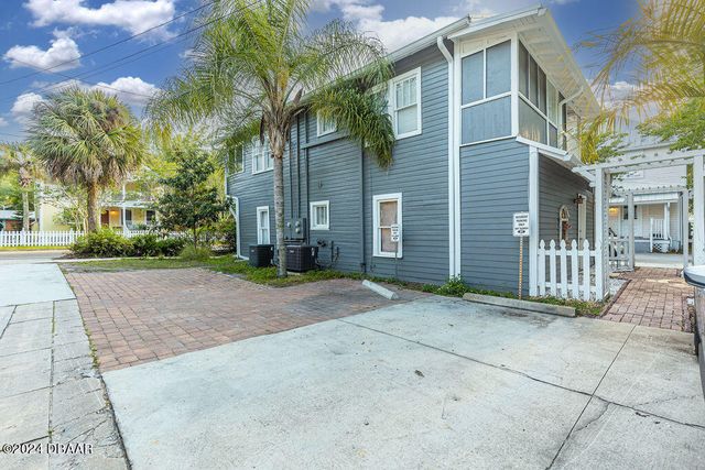 205 E Voorhis Avenue, Deland, FL 32724