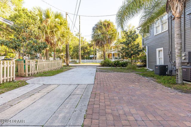 205 E Voorhis Avenue, Deland, FL 32724