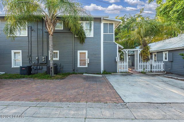 205 E Voorhis Avenue, Deland, FL 32724