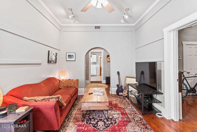 205 E Voorhis Avenue, Deland, FL 32724