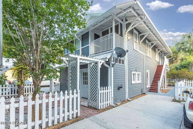 205 E Voorhis Avenue, Deland, FL 32724