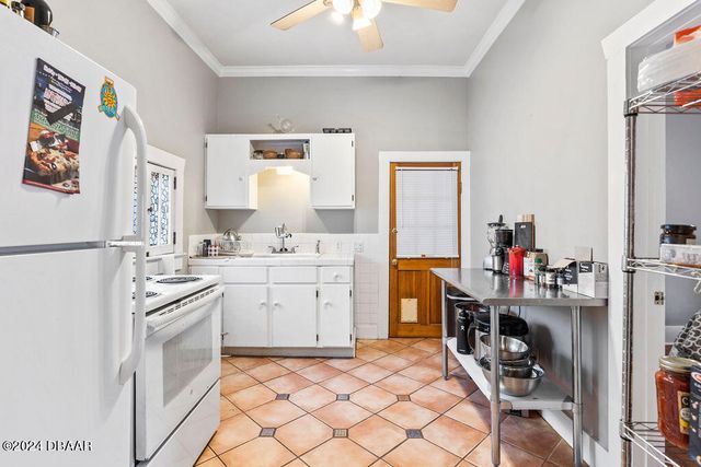 205 E Voorhis Avenue, Deland, FL 32724