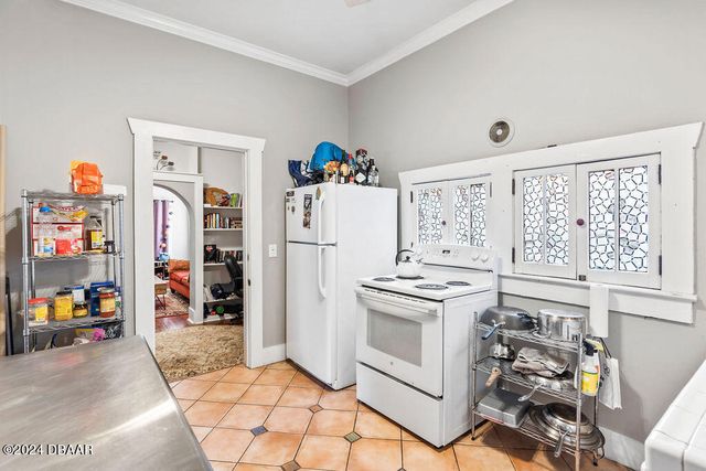 205 E Voorhis Avenue, Deland, FL 32724