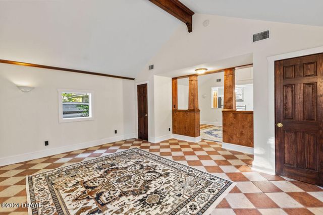 205 E Voorhis Avenue, Deland, FL 32724