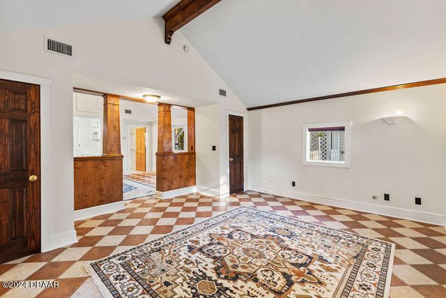 205 E Voorhis Avenue, Deland, FL 32724