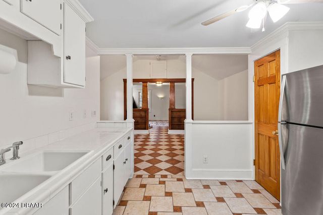 205 E Voorhis Avenue, Deland, FL 32724