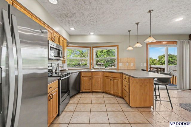 14826 Walnut Grove Circle, Omaha, NE 68137