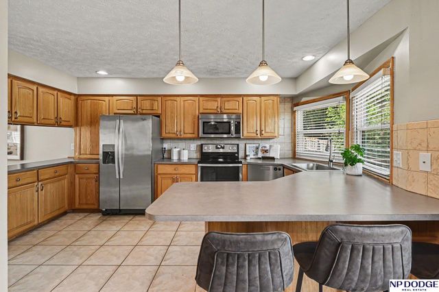 14826 Walnut Grove Circle, Omaha, NE 68137