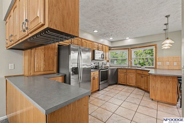 14826 Walnut Grove Circle, Omaha, NE 68137