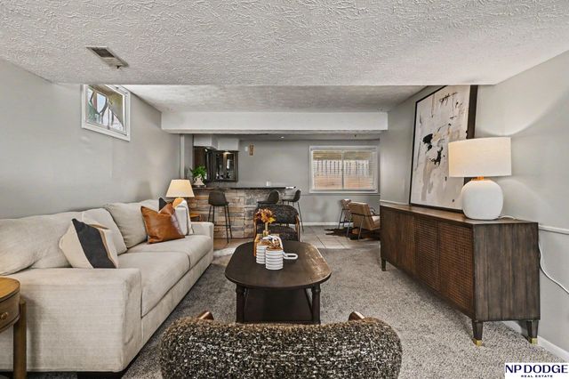 14826 Walnut Grove Circle, Omaha, NE 68137