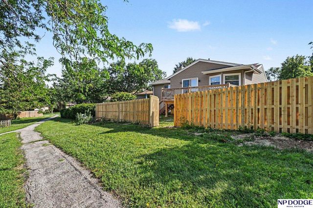 14826 Walnut Grove Circle, Omaha, NE 68137