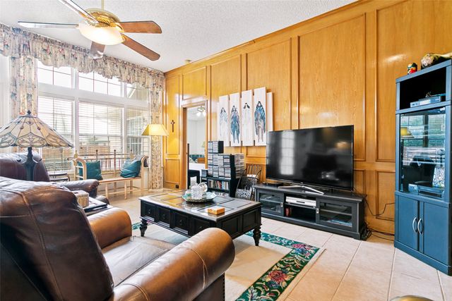 2045 Larkspur Drive, Carrollton, TX 75010