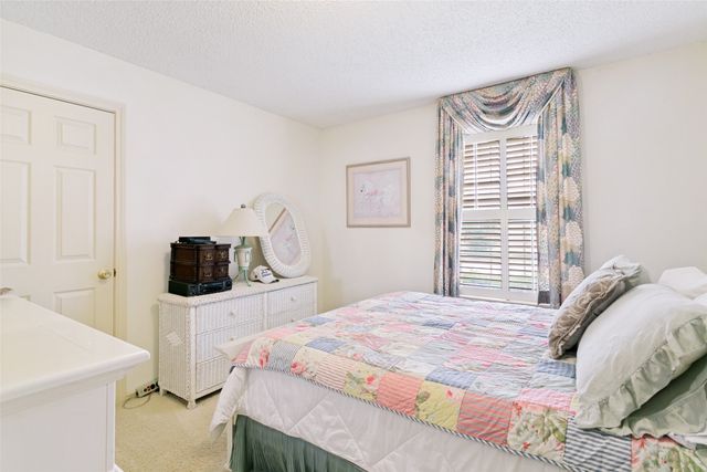 2045 Larkspur Drive, Carrollton, TX 75010