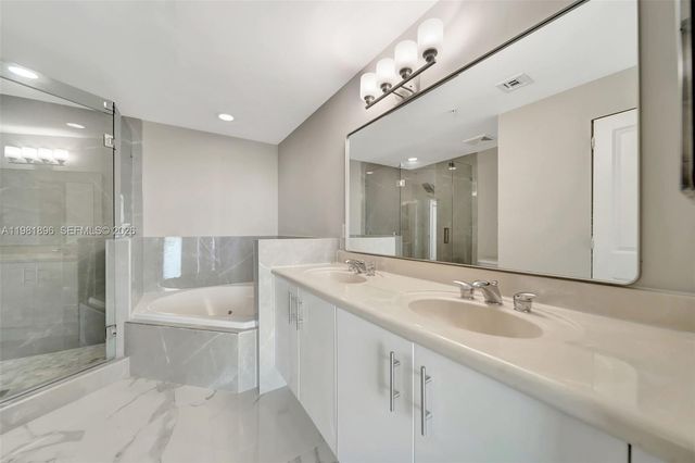 7900 Harbor Island Dr 1001, North Bay Village, FL 33141