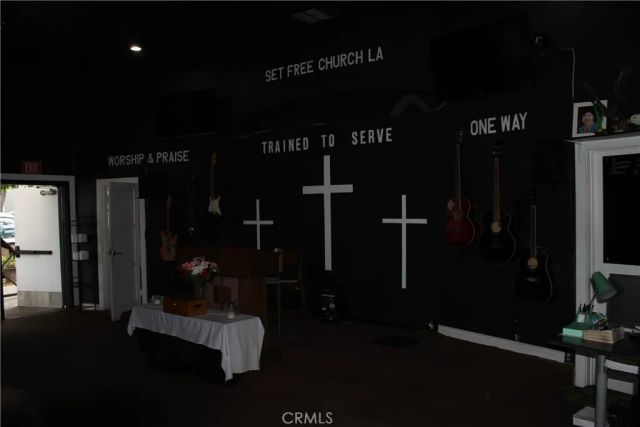 6035 Mesa, Los Angeles, CA 90042