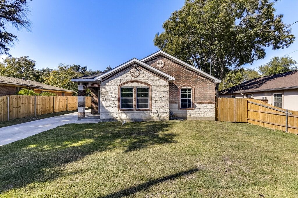 2222 Belknap Avenue, Dallas, TX 75216