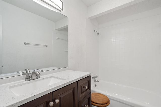 3415 Menchaca Road 115, Austin, TX 78704