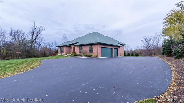 3520 Blue Heron Court, Ypsilanti, MI 48198